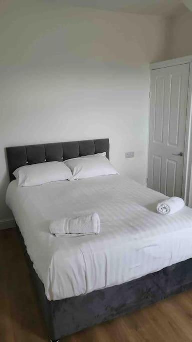 Catherine 5 Bedroom House Crewe Exterior photo